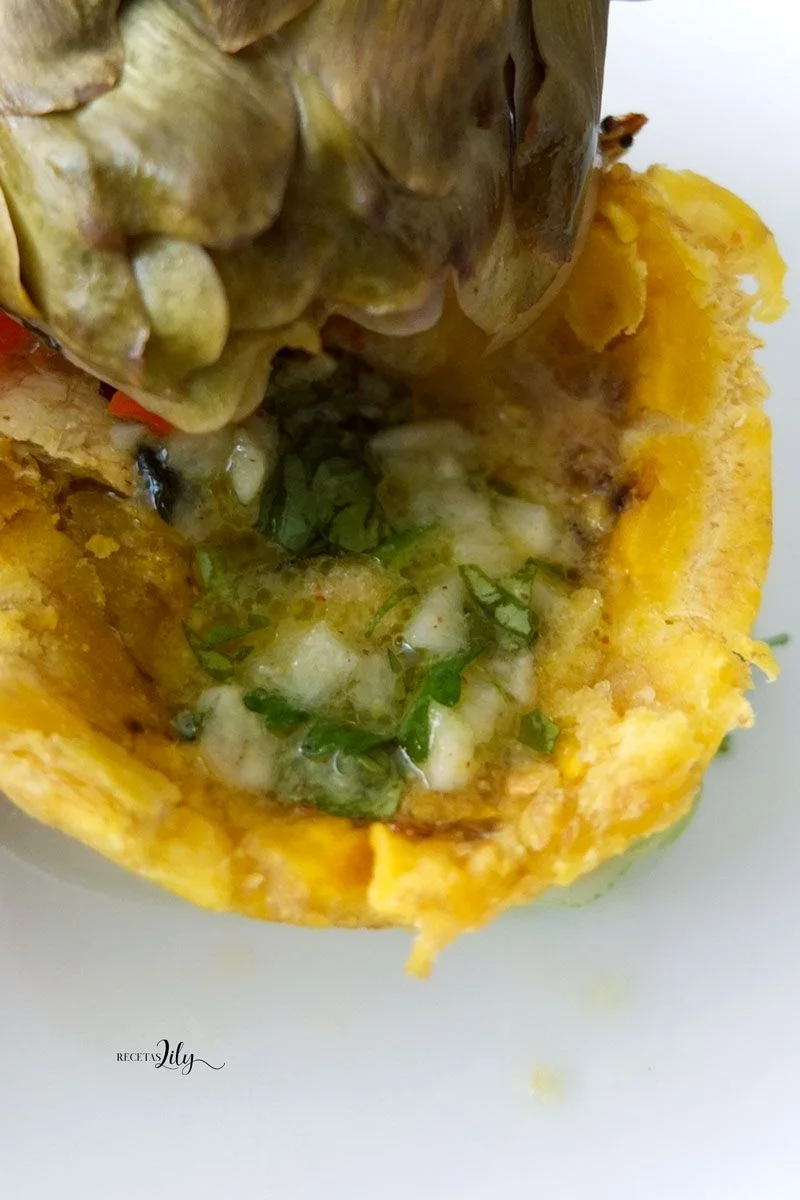 Cesta de tostón de plátano al ajillo