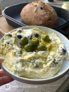CREMA DE QUESO FETA SERVIDA