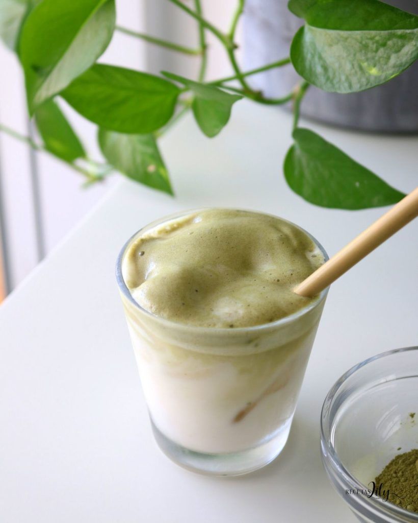 Dalgona Matcha Latte - Recetas Lily