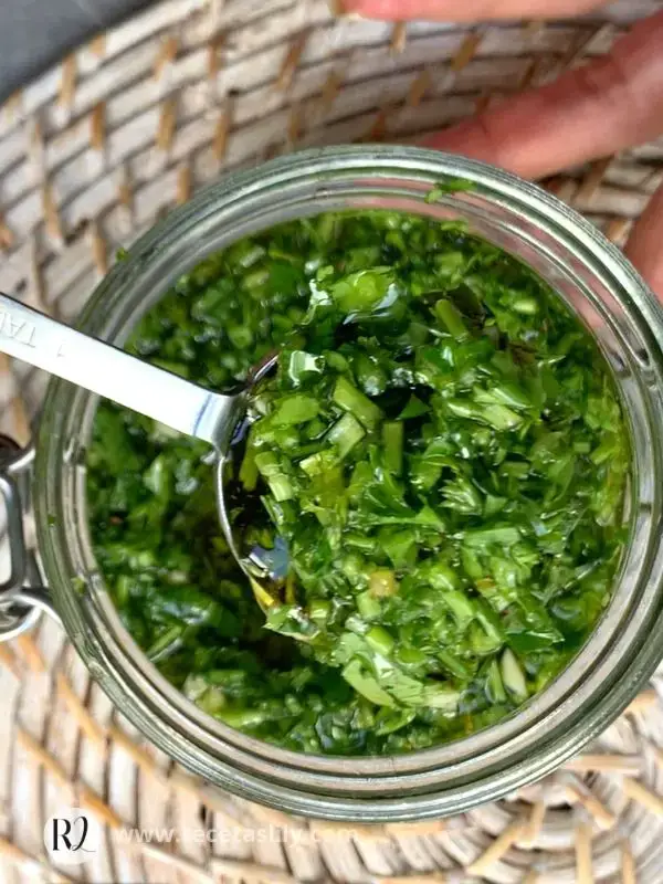 ↑ Salsa de cilantro y perejil [VIDEO] - Recetas Lily